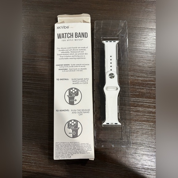 NWT White Silicone Apple Watch Band (Fits 38, 40, 41mm and Series 1-7) - Picture 2 of 5